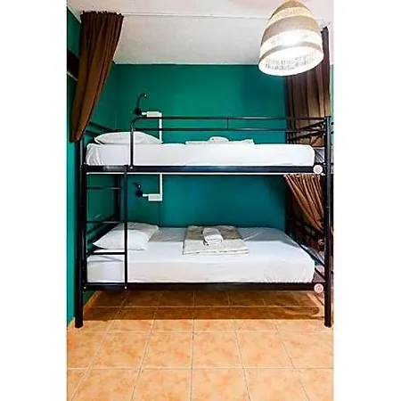 Urban فندق *
